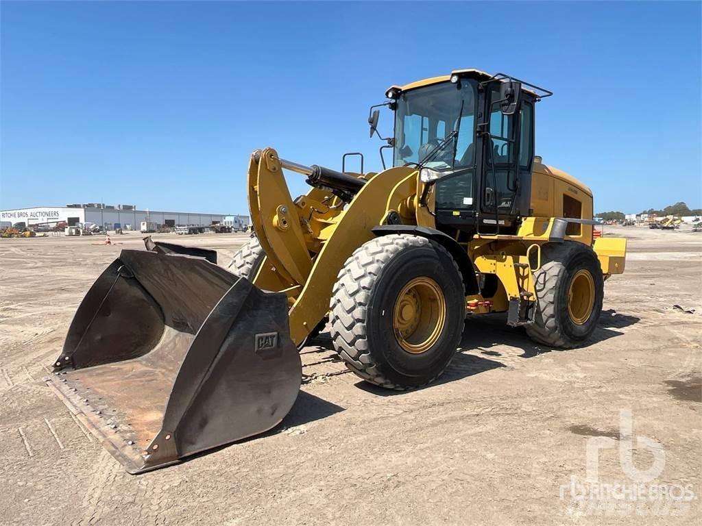 CAT 938M Фронтальные погрузчики