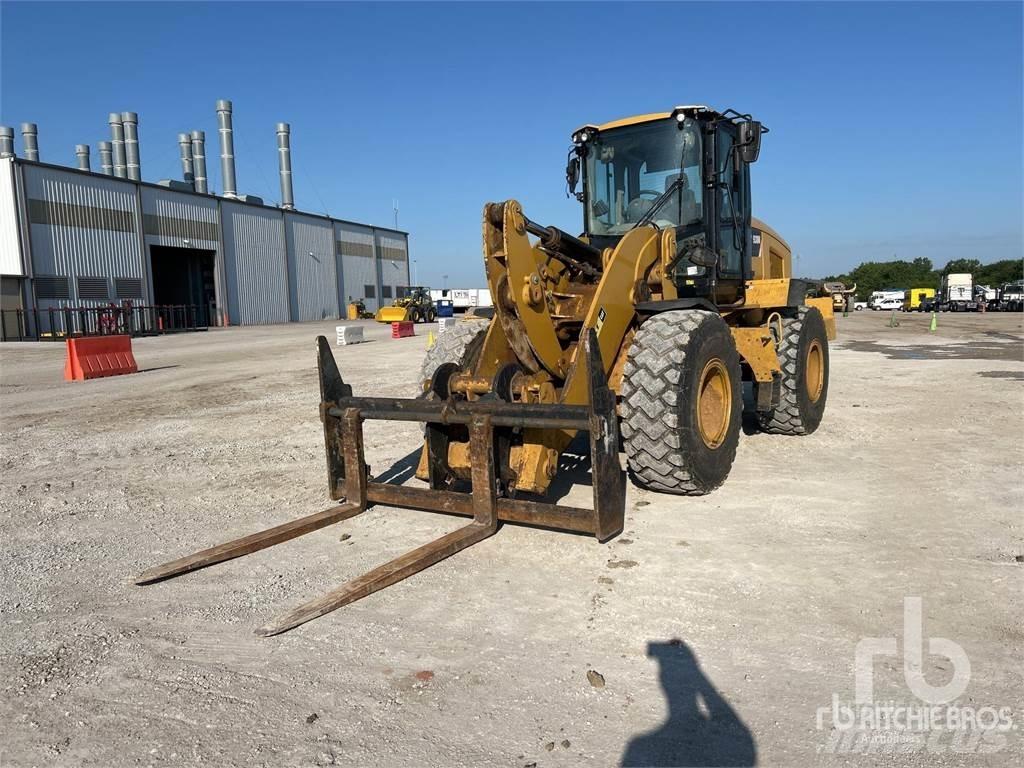 CAT 938M Фронтальные погрузчики