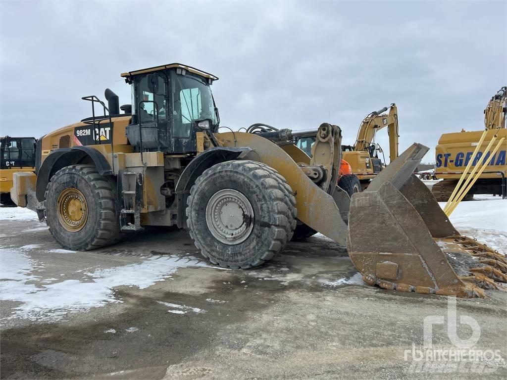 CAT 982M Фронтальные погрузчики
