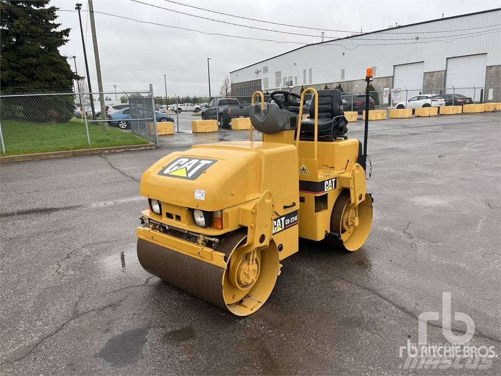 CAT CB224E Катки тротуарные