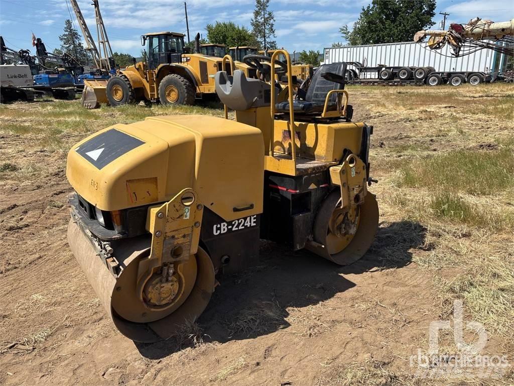 CAT CB224E Катки тротуарные