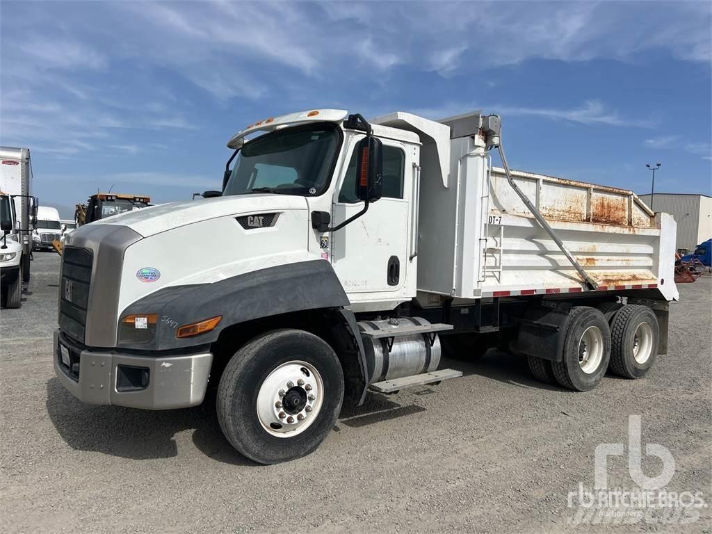 CAT CT660 Грузовики-Самосвалы
