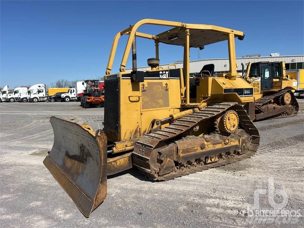 CAT D5MXL Гусеничные бульдозеры