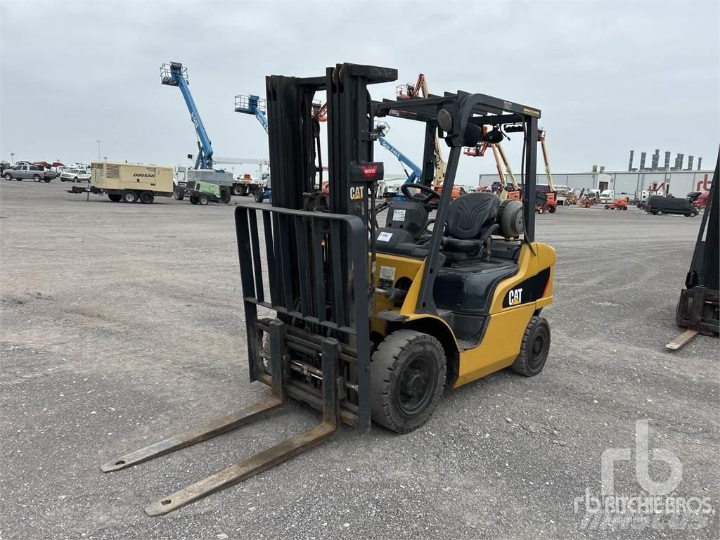 CAT GP25N Дизельные погрузчики