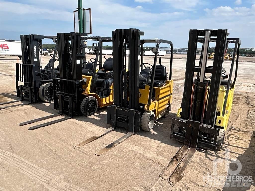 CAT T30D Дизельные погрузчики