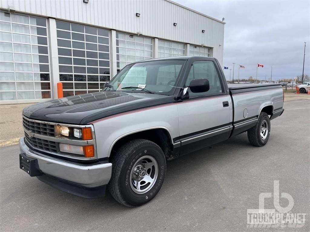 Chevrolet C1500 Бортовые фургоны