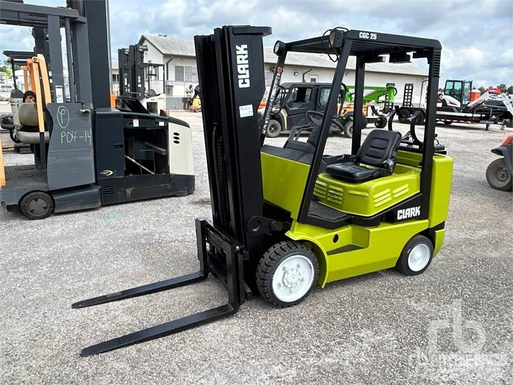 Clark CGC25 Дизельные погрузчики