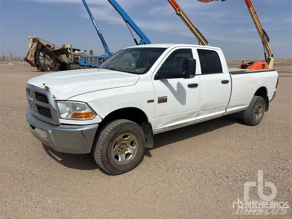 Dodge 2500 Бортовые фургоны