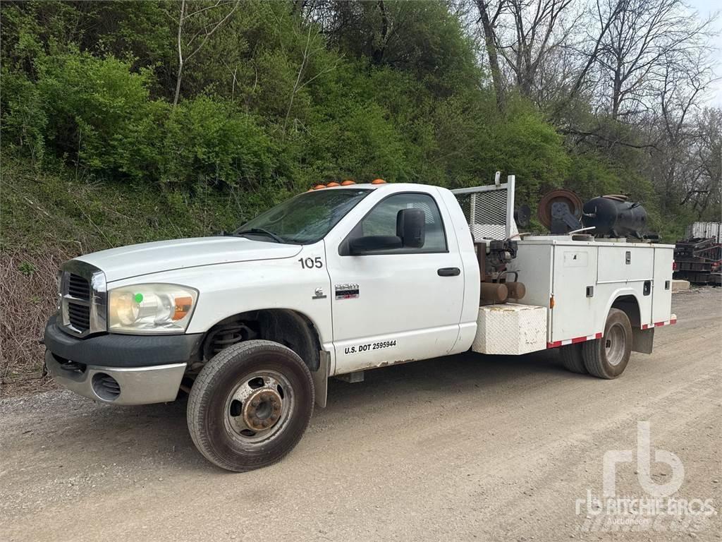 Dodge 3500 Комбинированные дорожные машины