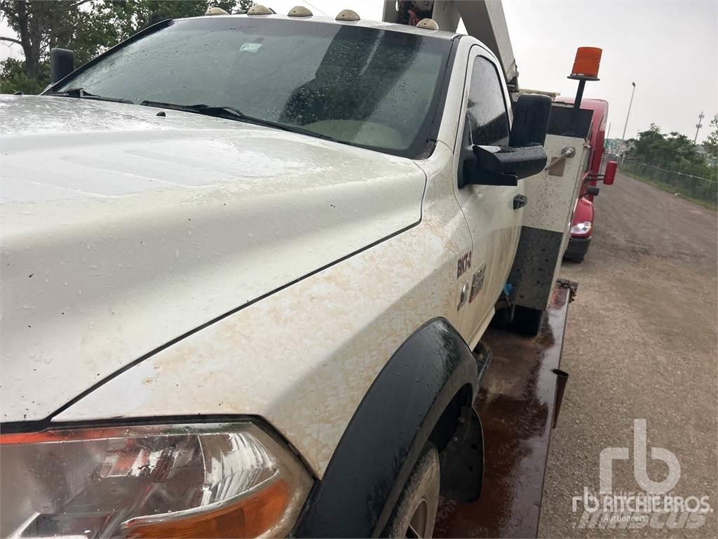 Dodge 5500 Грузовики-платформы/боковая разгрузка