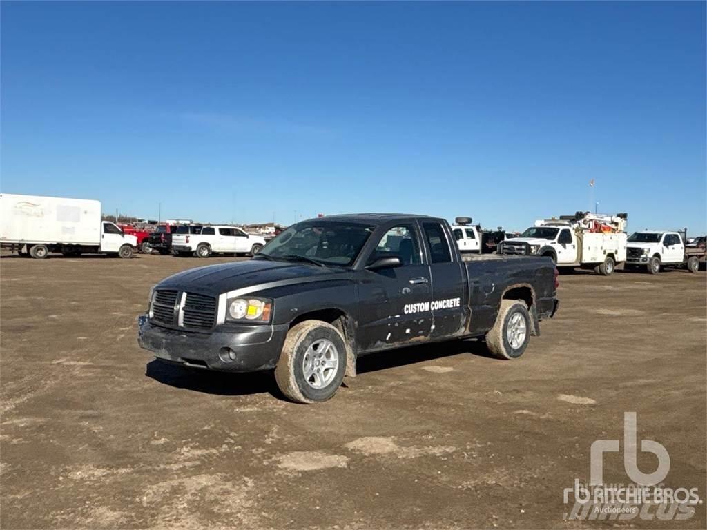 Dodge DAKOTA Бортовые фургоны