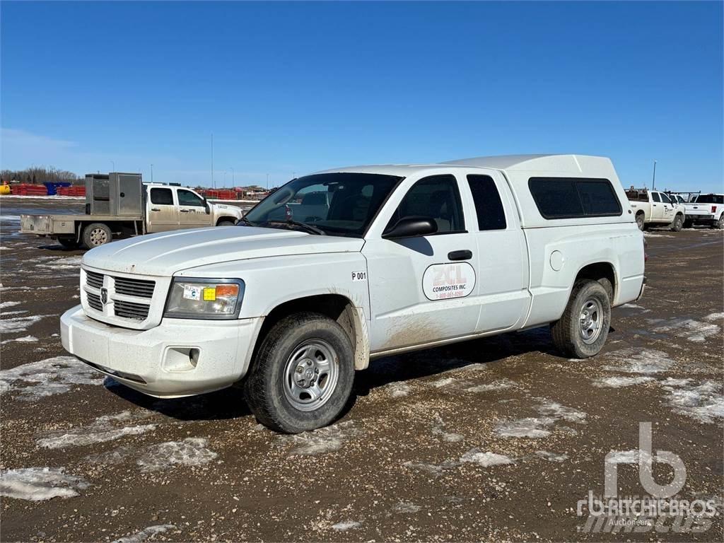 Dodge DAKOTA Бортовые фургоны