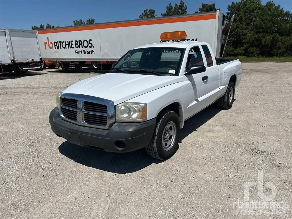 Dodge DAKOTA Бортовые фургоны