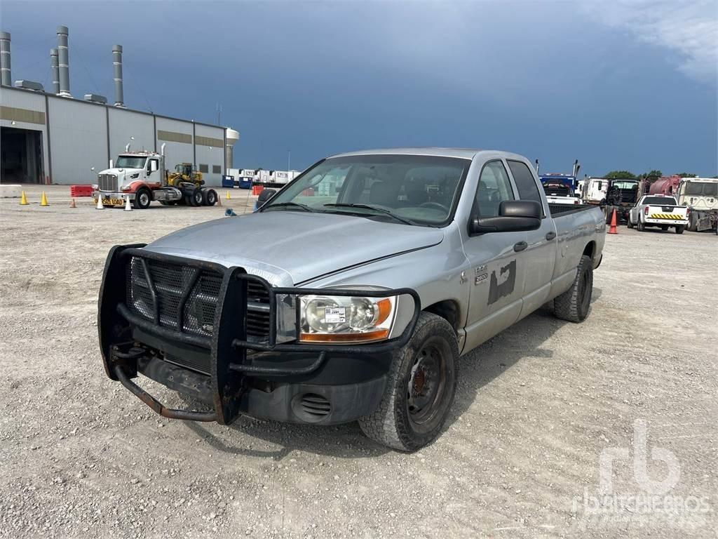 Dodge RAM 2500 Бортовые фургоны