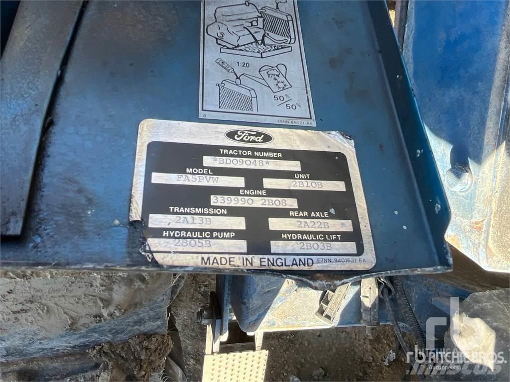 Ford 7740 Трубоукладчики