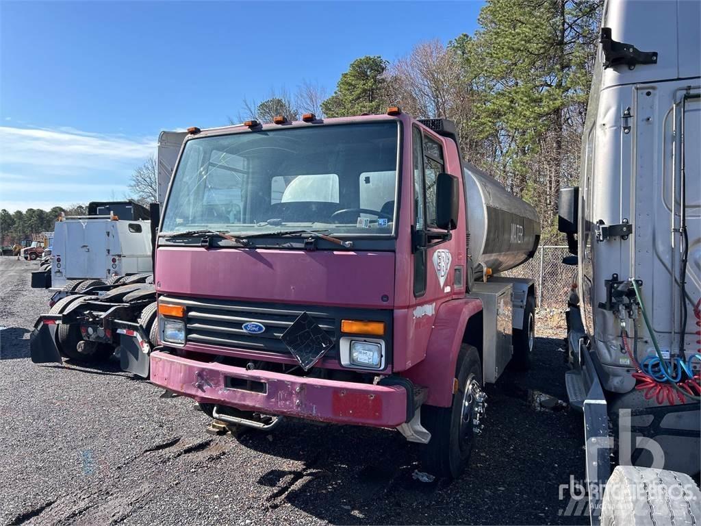 Ford CF8000 Поливочные машины