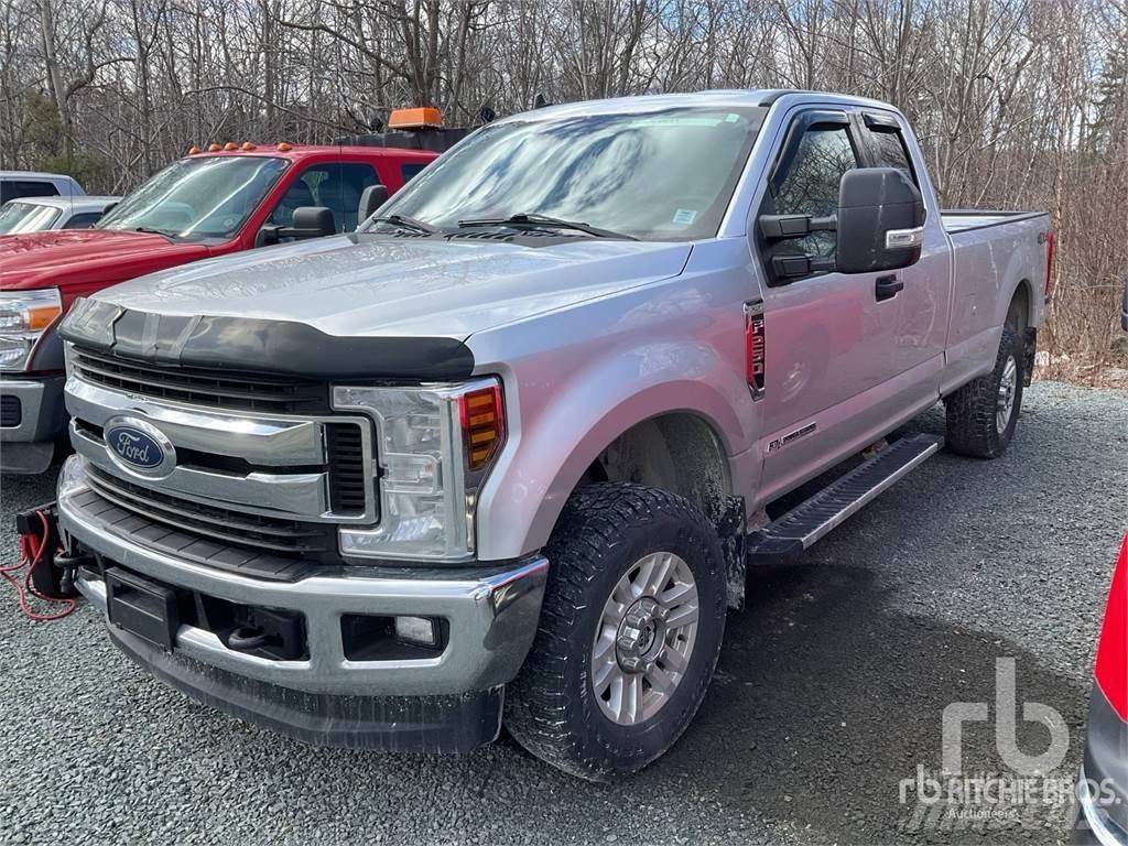 Ford F-250 Бортовые фургоны