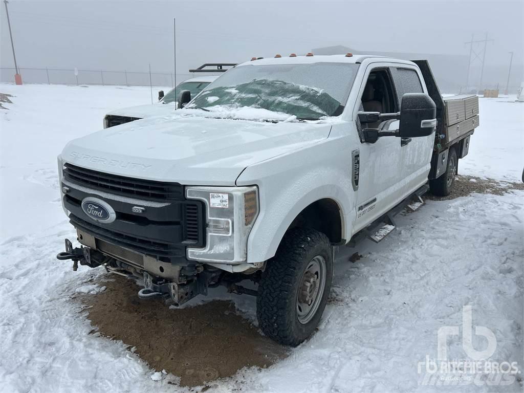 Ford F-350 Грузовики-платформы/боковая разгрузка