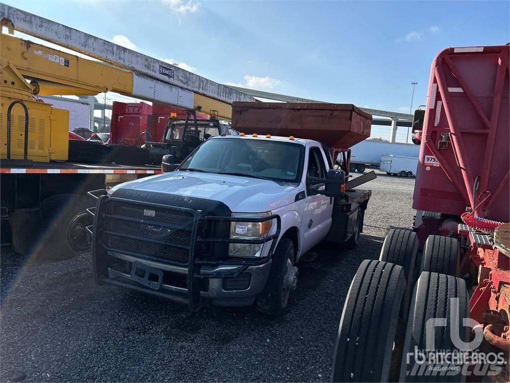 Ford F-350 Грузовики-платформы/боковая разгрузка