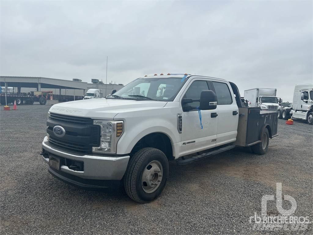 Ford F-350 Грузовики-платформы/боковая разгрузка