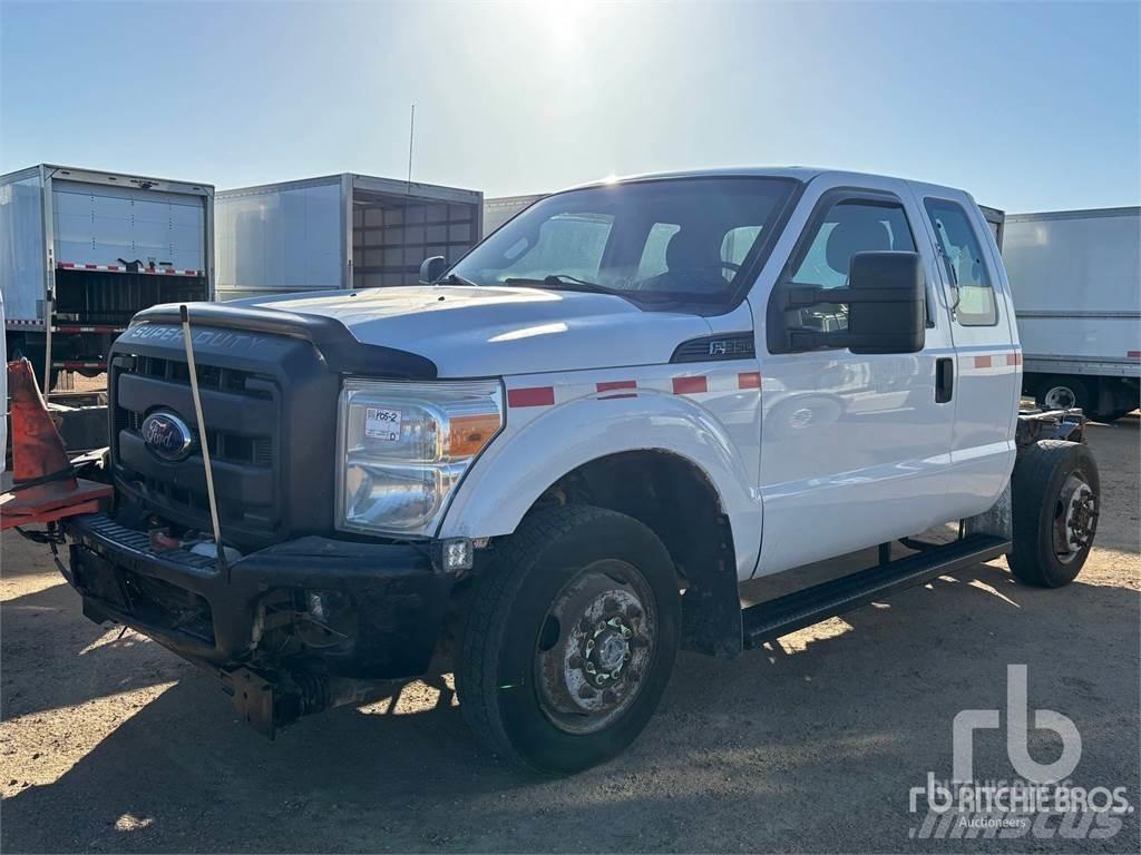 Ford F-350 Шасси с кабиной