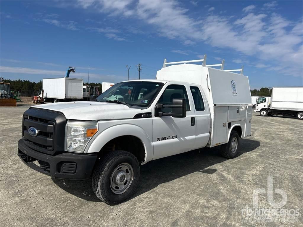 Ford F-350 Комбинированные дорожные машины