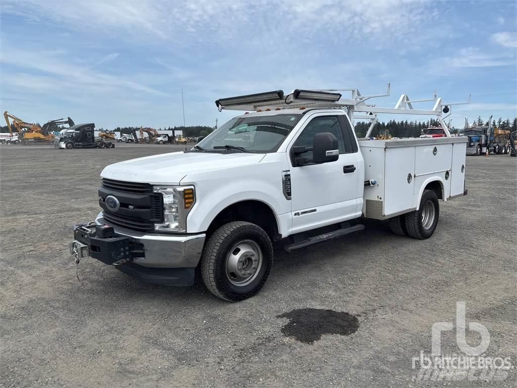 Ford F-350 Шасси с кабиной