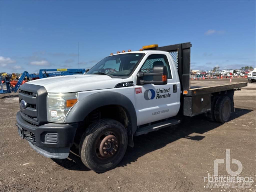 Ford F-550 Грузовики-платформы/боковая разгрузка
