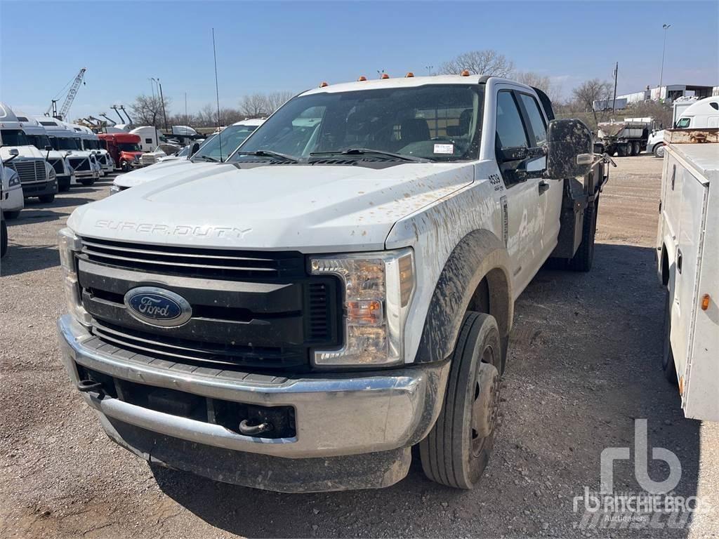 Ford F-550 Грузовики-платформы/боковая разгрузка