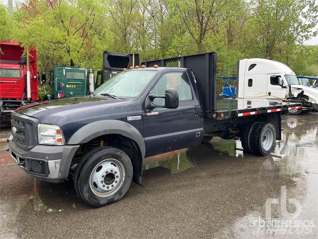 Ford F-550 Грузовики-платформы/боковая разгрузка