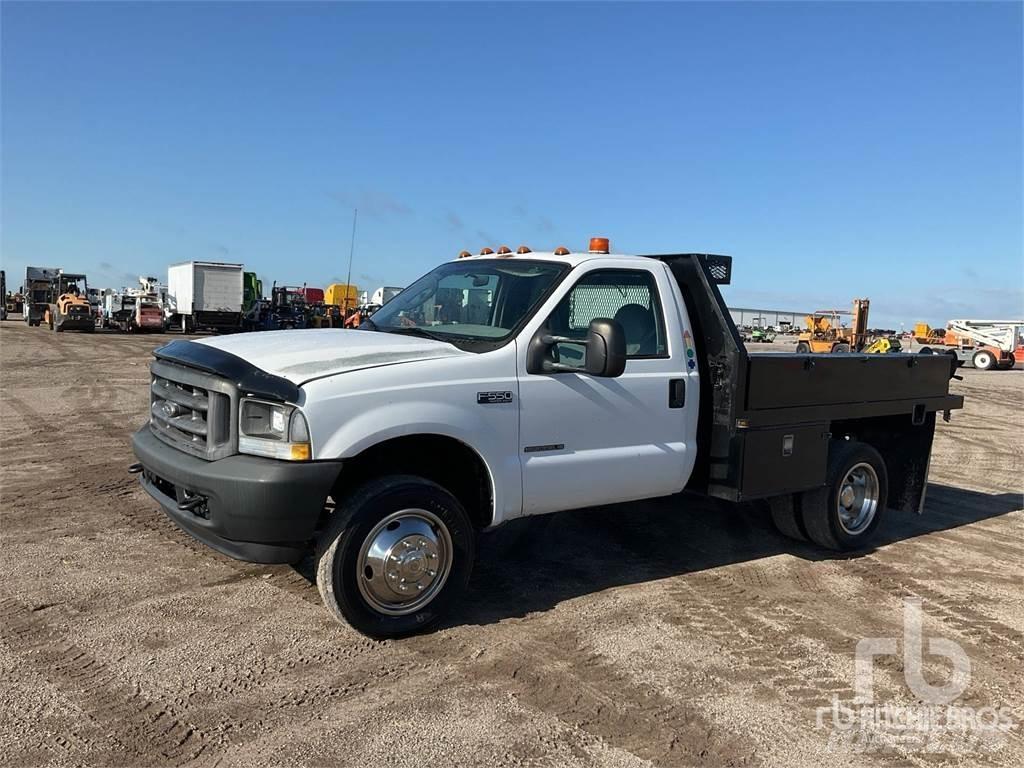 Ford F-550 Грузовики-платформы/боковая разгрузка