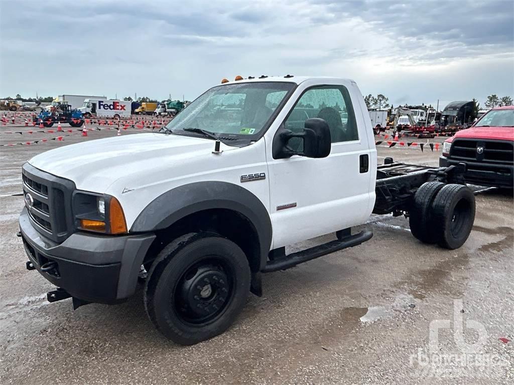 Ford F-550 XL Шасси с кабиной