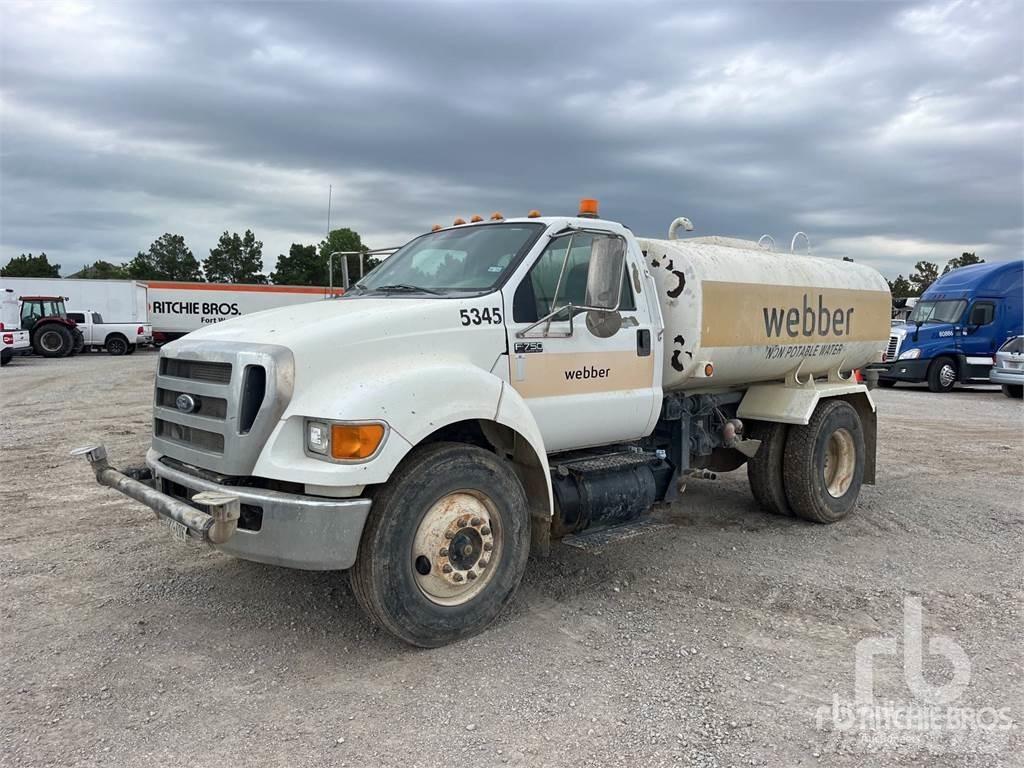 Ford F-750 Поливочные машины