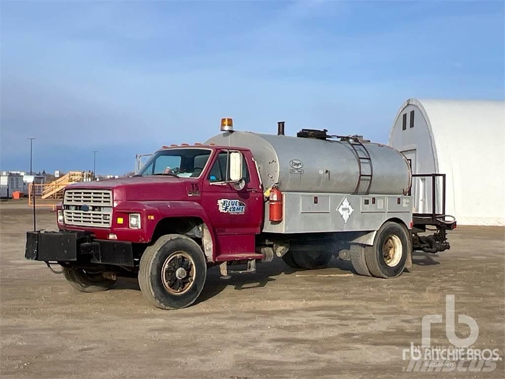 Ford F800 Автогудронаторы