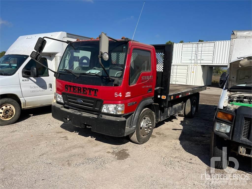 Ford LCF550 Грузовики-платформы/боковая разгрузка