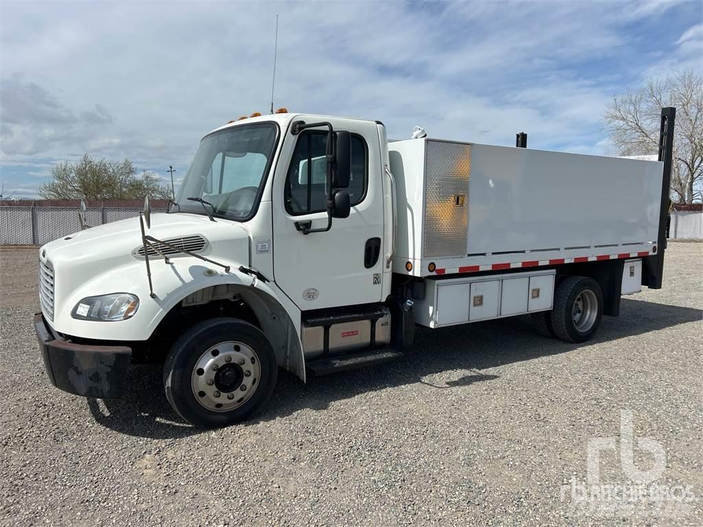 Freightliner M2 Грузовики-платформы/боковая разгрузка