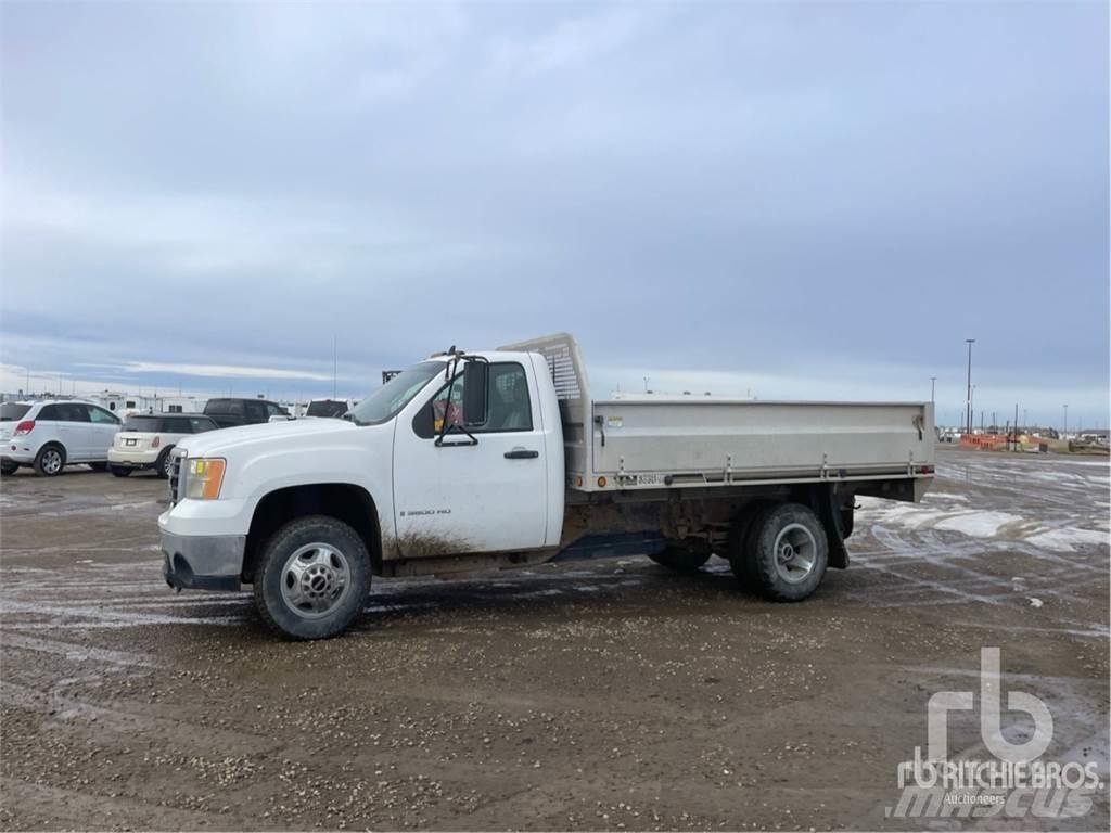 GMC 3500HD Грузовики-платформы/боковая разгрузка