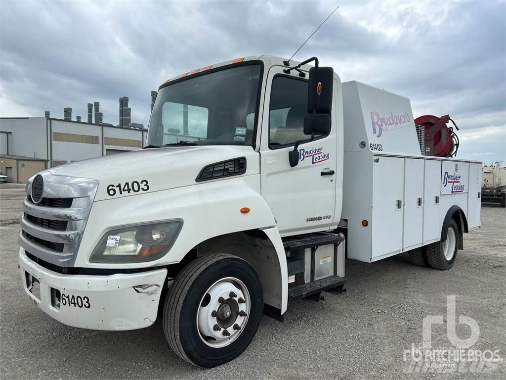 Hino 268 Комбинированные дорожные машины