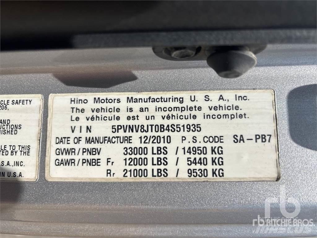 Hino 338 Изотермический фургон