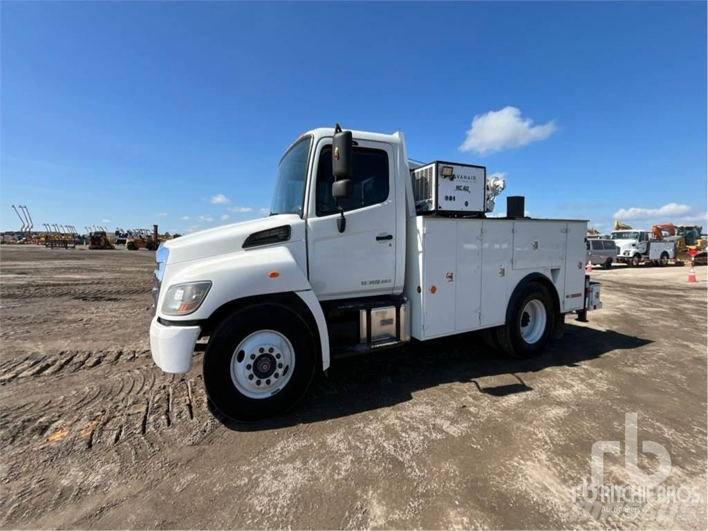Hino 338 Комбинированные дорожные машины