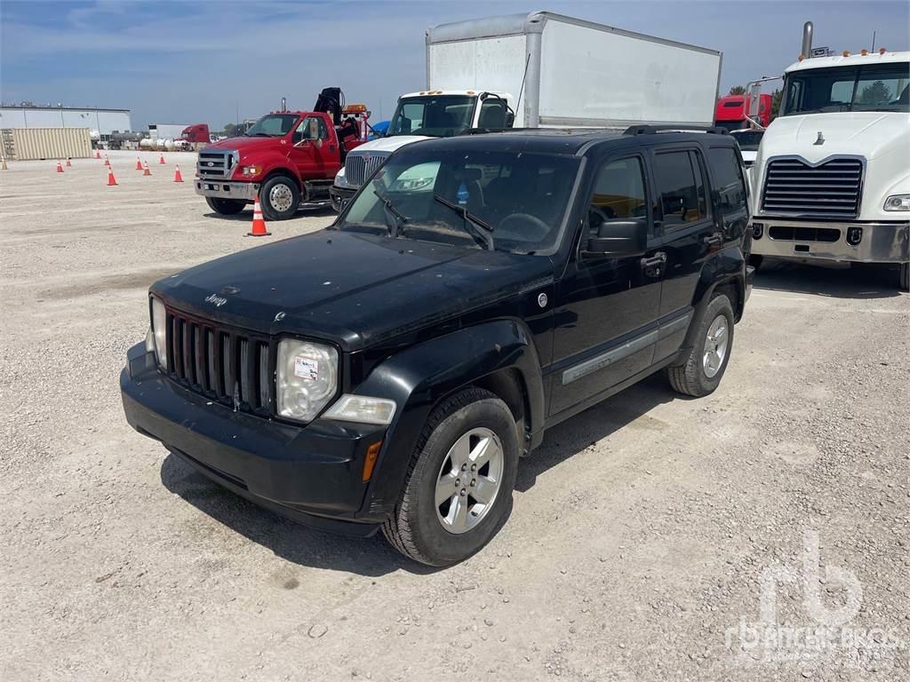 Jeep LIBERTY Бортовые фургоны