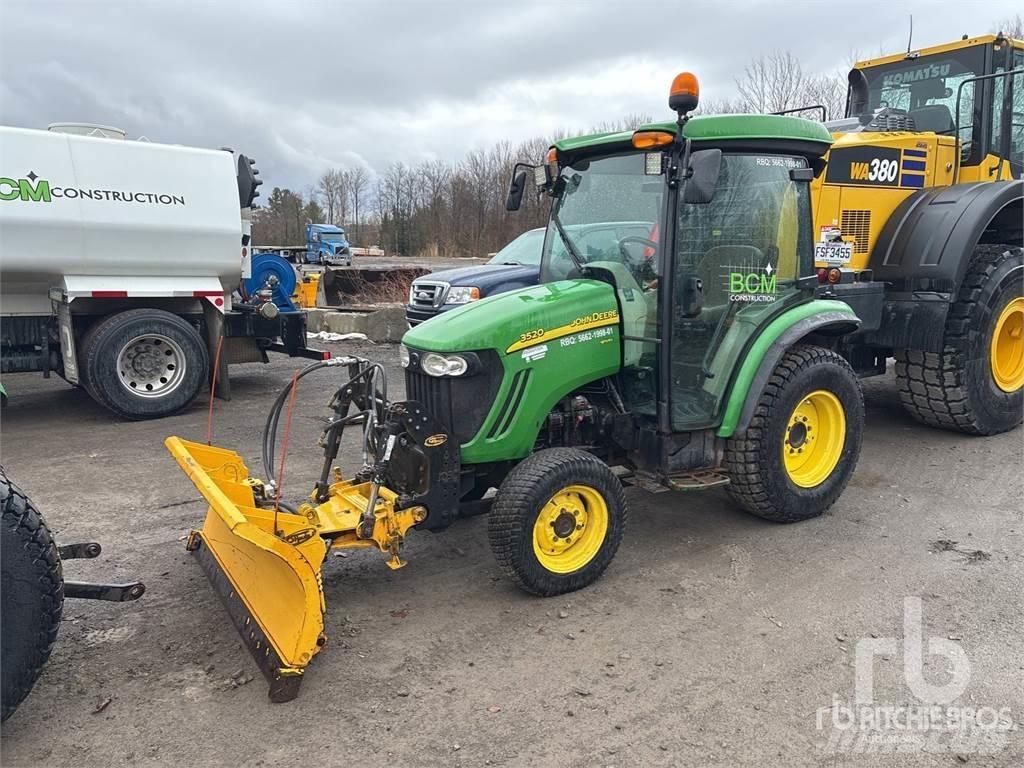 John Deere 3520 Коммунальные тракторы