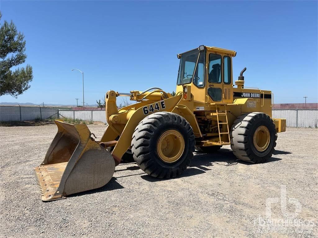 John Deere 644E Фронтальные погрузчики
