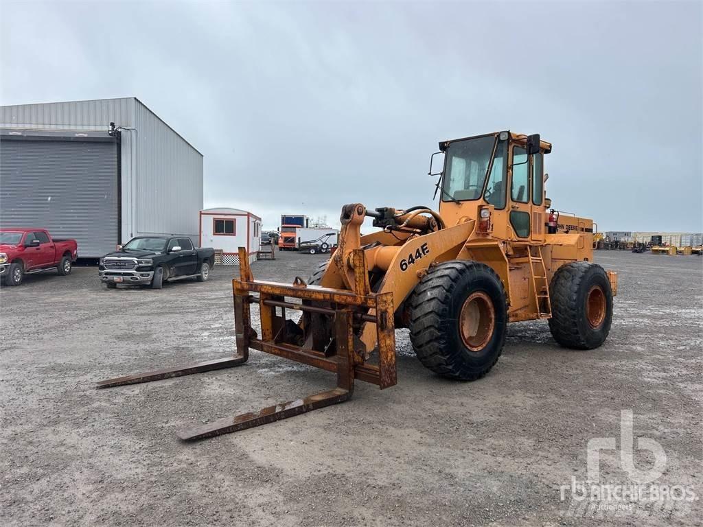 John Deere 644E Фронтальные погрузчики