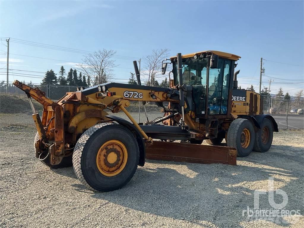 John Deere 672G Грейдеры