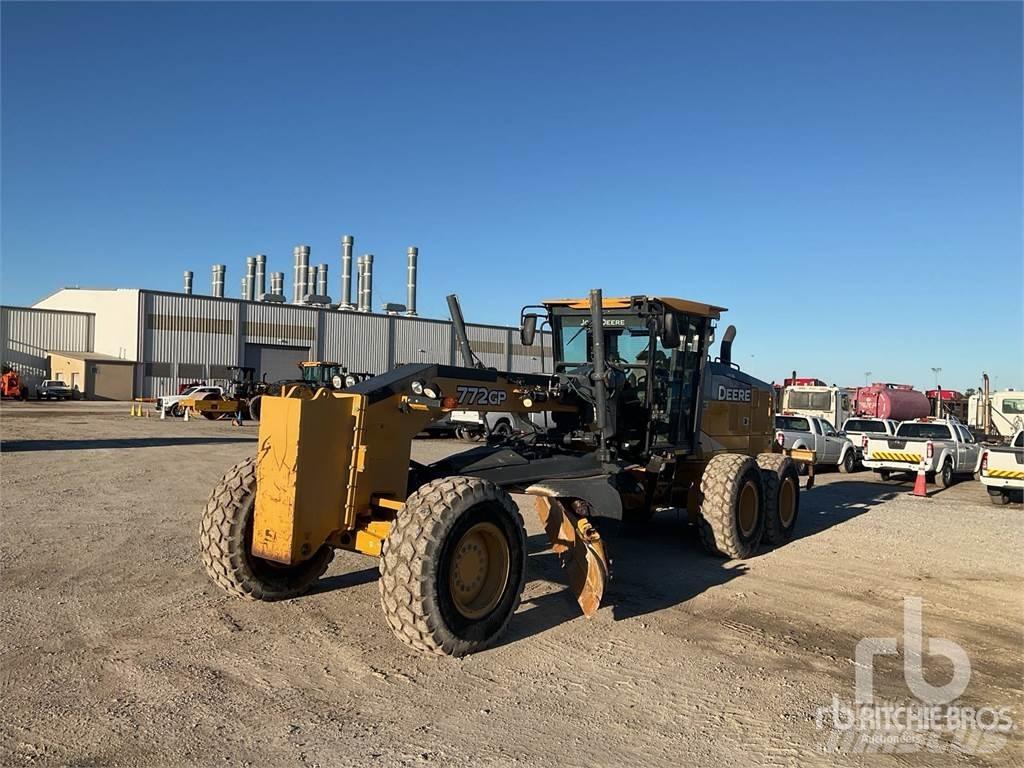 John Deere 772G Грейдеры
