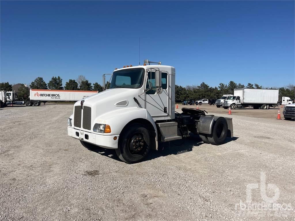 Kenworth T300 Седельные тягачи