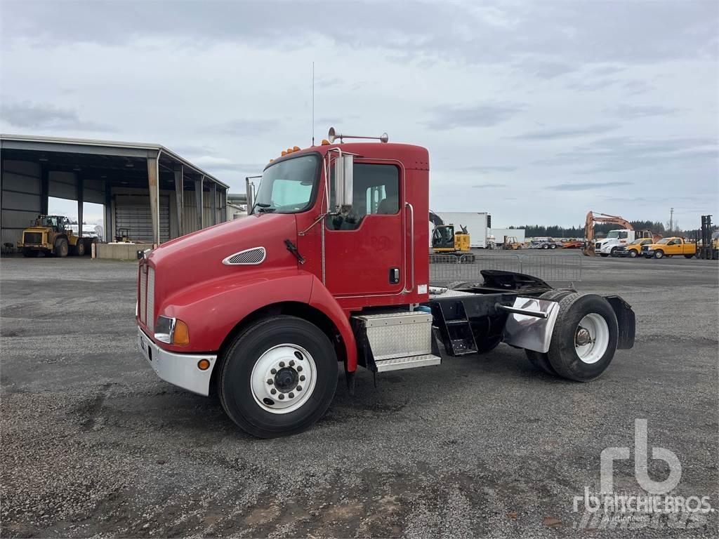Kenworth T300 Седельные тягачи
