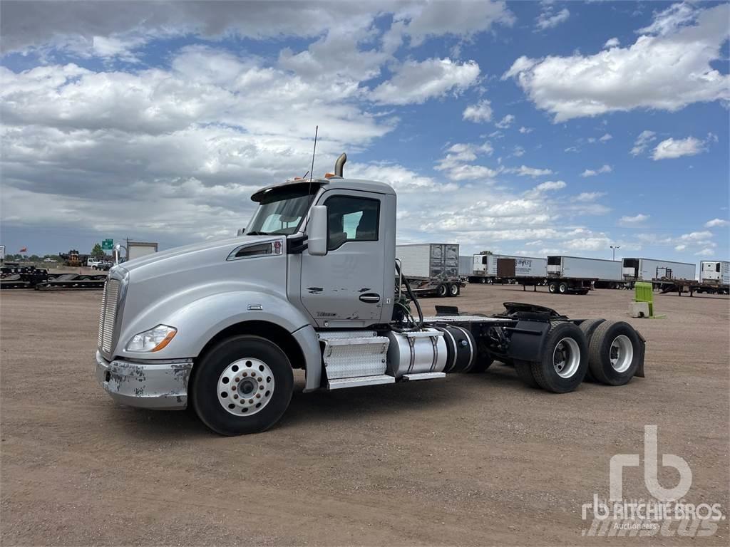 Kenworth T680 Седельные тягачи