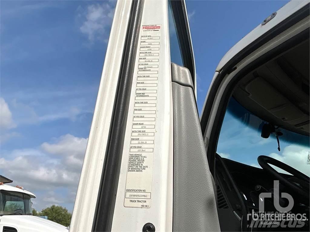 Kenworth T680 Грузовики-Самосвалы